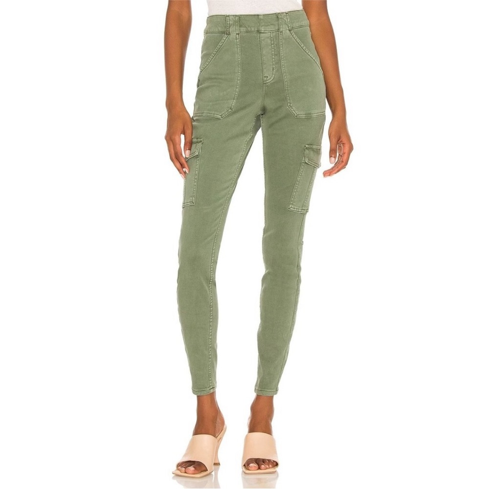 SPANX Twill Cargo Ankle Pant Soft Sage. PETITE Medium. Worn once, washed once.